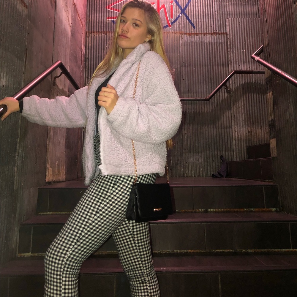 Meet your Posher, Alexandra